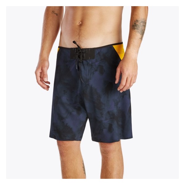 MYSTIC STONE BOARDSHORT 18